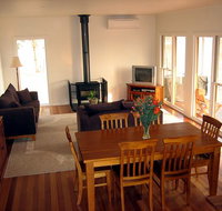 Strath Valley View B and B - Hotel QLD