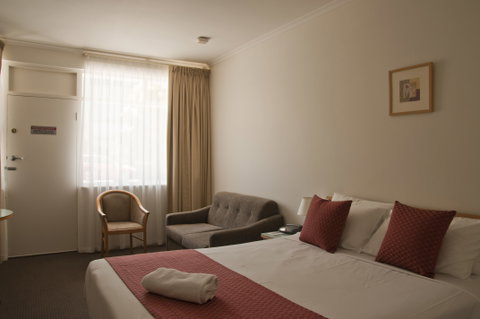 Taft Motor Inn - Hotel QLD 1