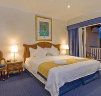 Tinaroo Lake Resort - Holiday Apartments - Hotel QLD