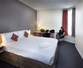 Ibis Hotel Perth - Hotel QLD 1