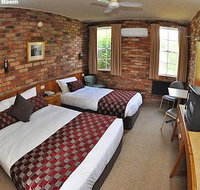 Log Cabin - Hotel QLD