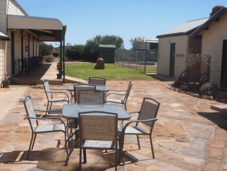 Nuttbush Retreat Caravan Park - Hotel QLD