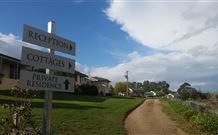 Wagga Wagga Country Cottages - - Hotel QLD 1