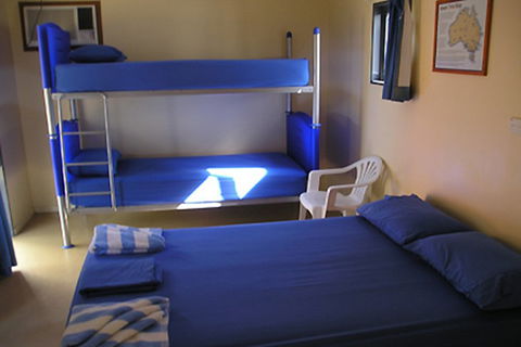 Rockhampton YHA - Hotel QLD 3