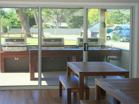 Lake Conjola Waterfront Holiday Park - Hotel QLD 5