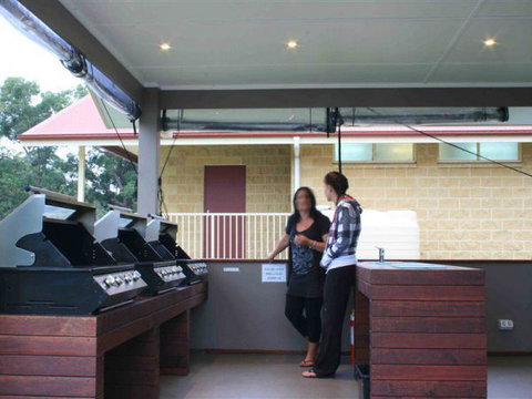 Lake Conjola Waterfront Holiday Park - Hotel QLD 6