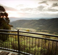 Pizzini's Vineyard Guesthouse - Hotel QLD