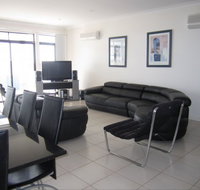 The Waterfront Dolphin - Hotel QLD
