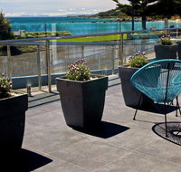 Penguin Beachfront Apartments - Hotel QLD