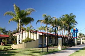 Comfort Inn Deakin Palms - Hotel QLD 4
