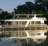 Whitewater Houseboat - Hotel QLD