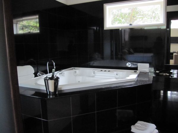 Wallington VIC Hotel QLD