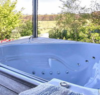 A Way to Relax at Welcome Springs Country Stays - Hotel QLD