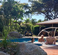 Bush Oasis Caravan Park - Hotel QLD