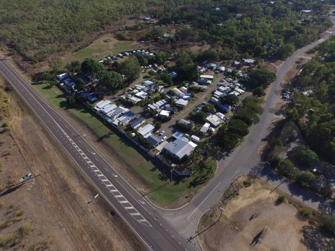 Bush Oasis Caravan Park - Hotel QLD 5