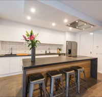 The Bright House - Hotel QLD