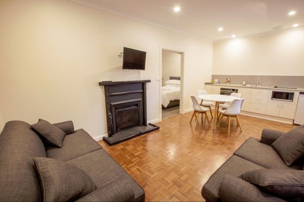 Barinia SA Hotel QLD