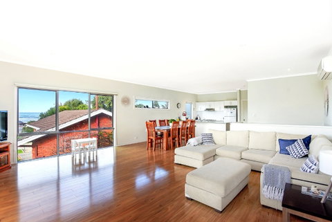Ariadne - A Hop Skip And A Jump To The Beach With Sea Views - Hotel QLD 3