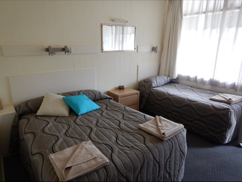 Hi Way Motor Inn - Hotel QLD 4