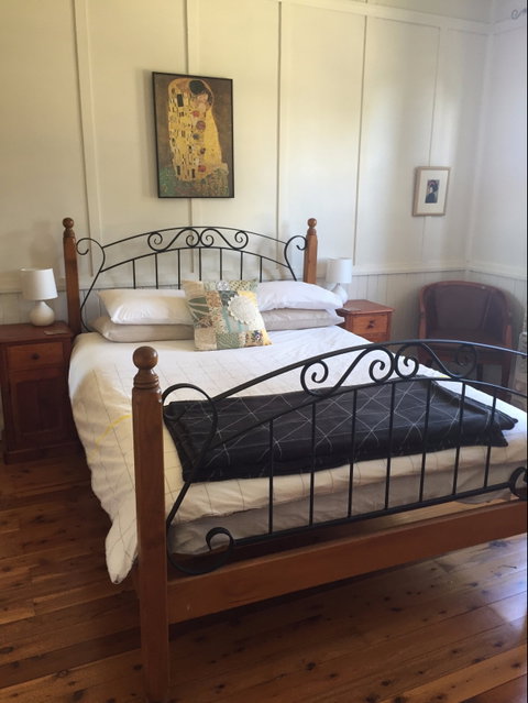 Minnie's Yass - Hotel QLD 0