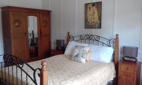 Minnie's Yass - Hotel QLD 2