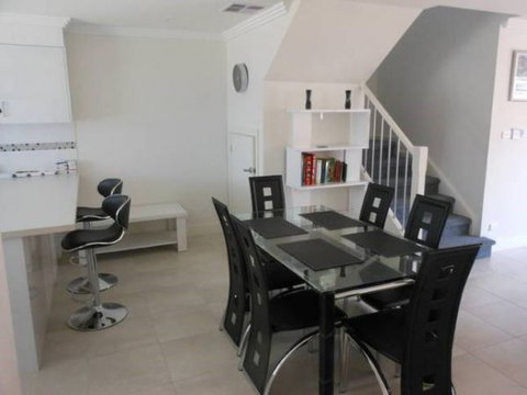 Oaklands Junction - Hotel QLD 2