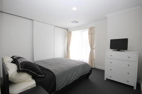 Oaklands Junction - Hotel QLD 3