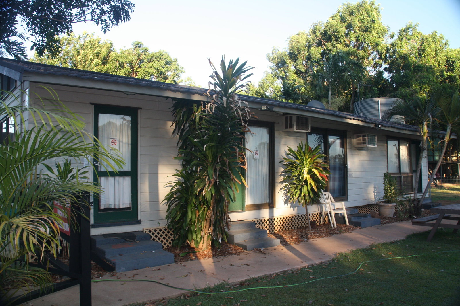 Woolaning NT Hotel QLD