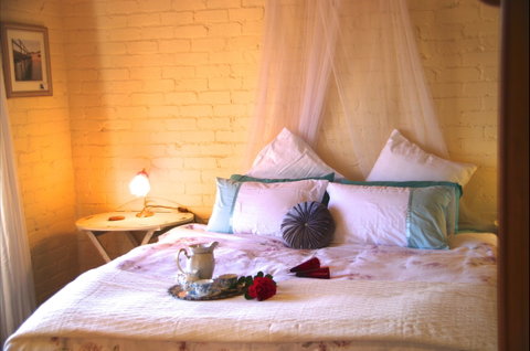 Pear Tree Hollow - Hotel QLD 3