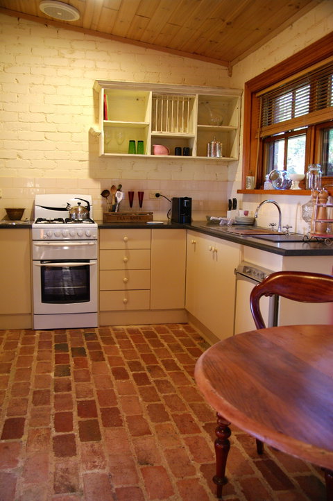 Pear Tree Hollow - Hotel QLD 9