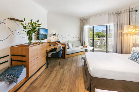 Shangri-la Hotel, The Marina, Cairns - Hotel QLD 1