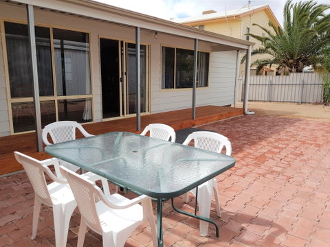 Cactus Hill - Hotel QLD 1