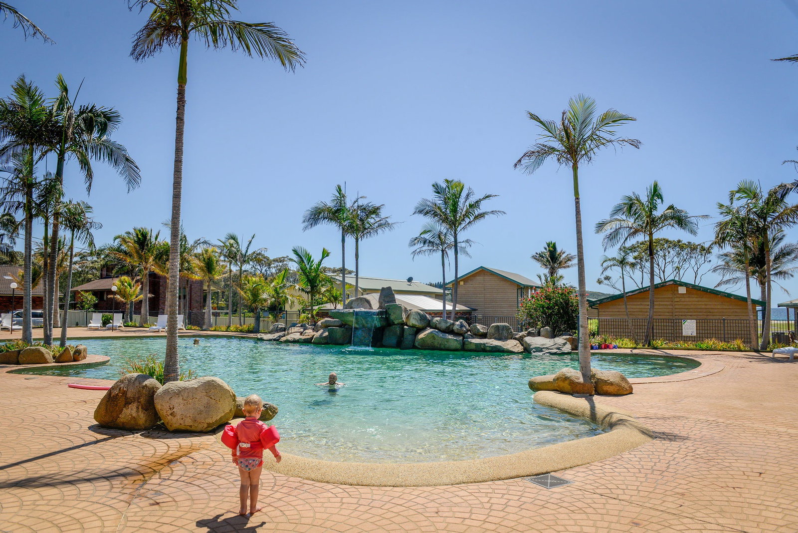 Fishermans Paradise NSW Hotel QLD