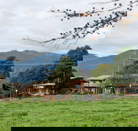 Mountain Creek Motel Bar And Restaurant