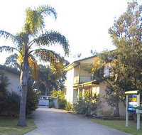Avalon Holiday Units - Hotel QLD