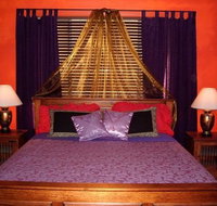 Golden Hearth Cottages - Hotel QLD