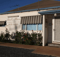 Barb's Place - Hotel QLD