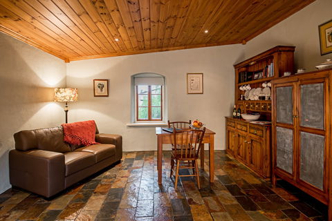 Lucy's House - Hotel QLD 1