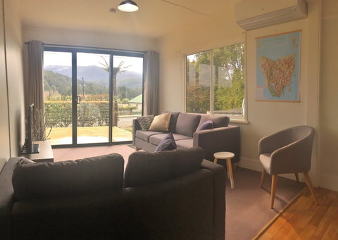Blue Square Maydena Accommodation - Hotel QLD 1