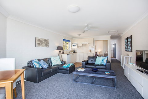 Mariners 6 - Hotel QLD 2
