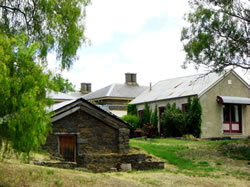 Simson VIC Hotel QLD