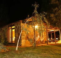 Wombat Hills Cottages - Hotel QLD