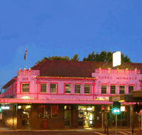 Monarch Motel Hotel - Hotel QLD
