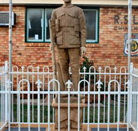 Soldier Statue Memorial Chinchilla - Hotel QLD