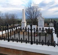 Hamilton Humes Grave - Hotel QLD