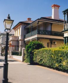 Yass Historic Walk And Drive - Hotel QLD 1