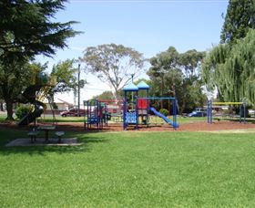 Coronation Park Yass - Hotel QLD 1