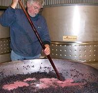 Mundoonen Winery - Hotel QLD