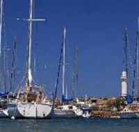 Wollongong and Harbour Lighthouse - Hotel QLD