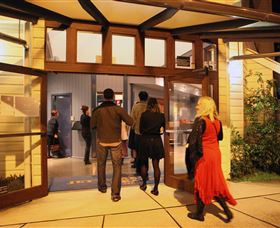 Jetty Memorial Theatre - Hotel QLD 1